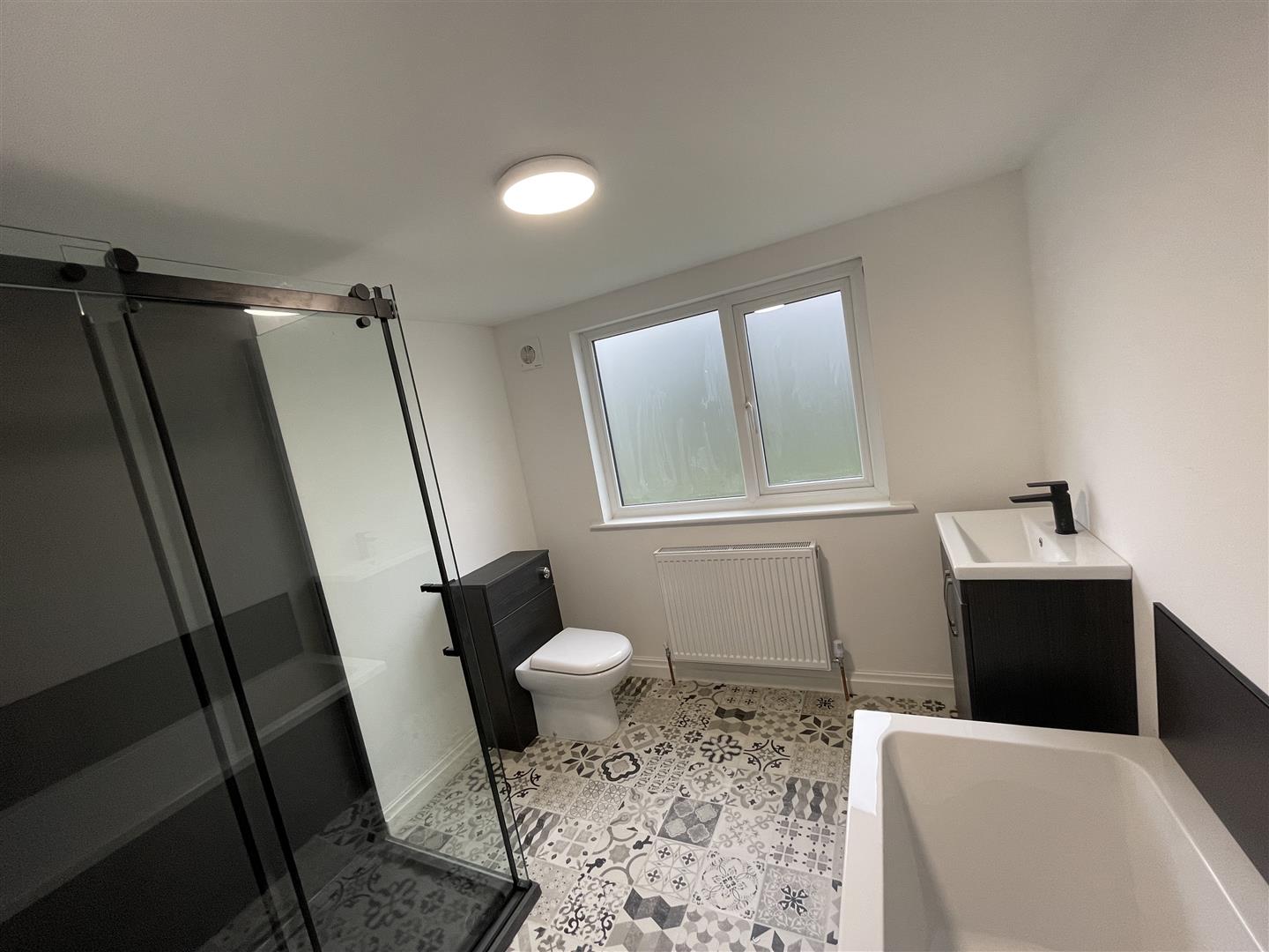 2 bedroom detached house To Let in Barnoldswick - IMG_6709.jpg